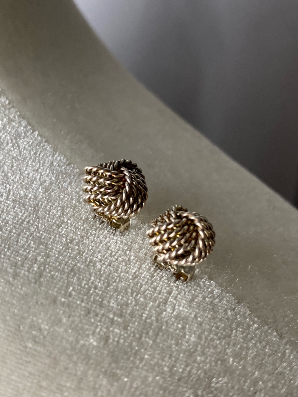 TIFFANY Somerset Knot earrings.